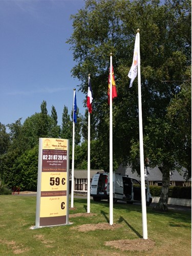 mâts cylindriques et pavillons en maille polyester drapeaux pays